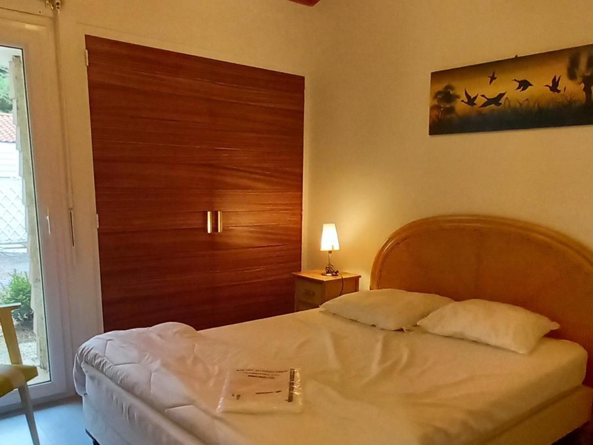 Charmant Pavillon A Saint-Jean-De-Monts: 2 Chambres, Proche Plage, Foret Et Commerces, Jardin Clos - Fr-1-323-259 Exterior photo